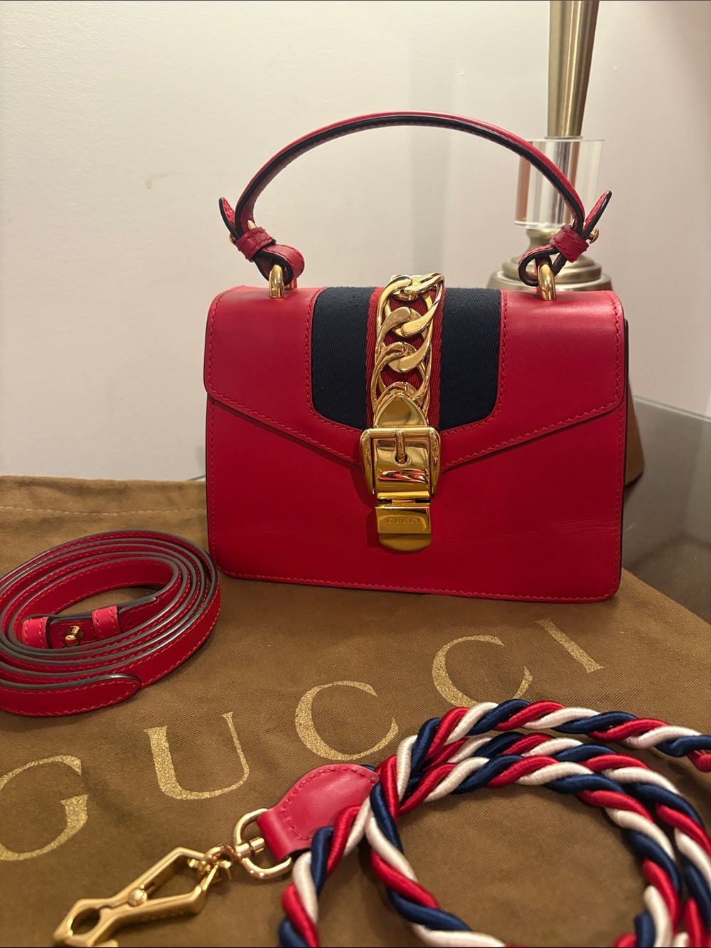 GUCCI Sylvie Mini - Picture 10 of 13